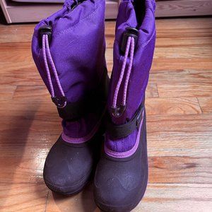 Girls Kamik winter boots big kids size 4, like new